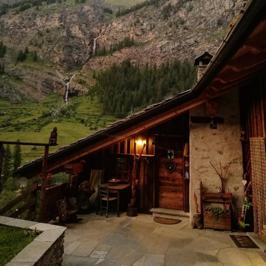 Hotel Vers Le Bois Valsavarenche Esterno foto