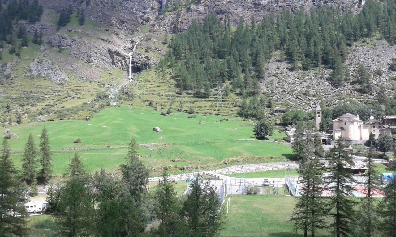 Hotel Vers Le Bois Valsavarenche Esterno foto