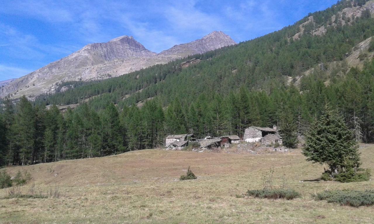 Hotel Vers Le Bois Valsavarenche Esterno foto